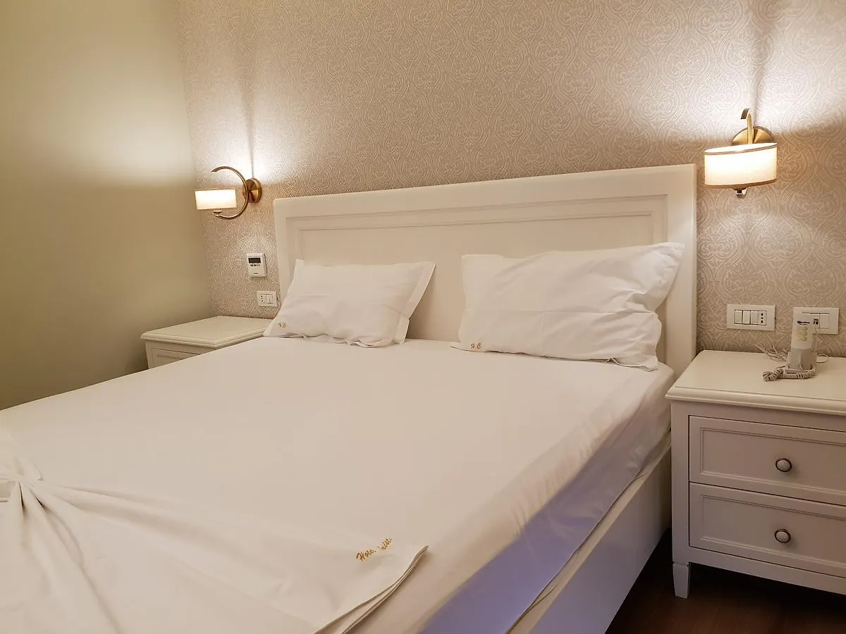 Crystal Hotel Durres