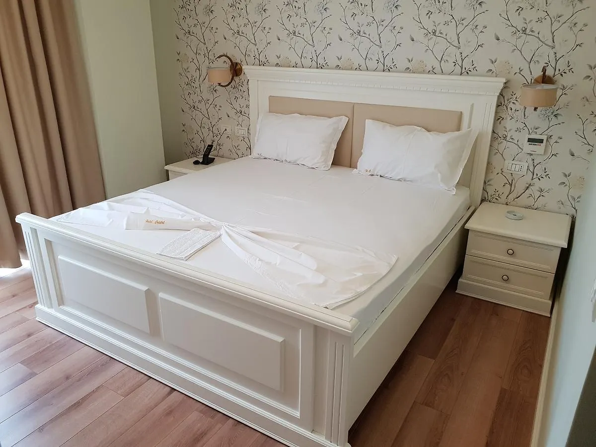 Crystal Hotel Durres