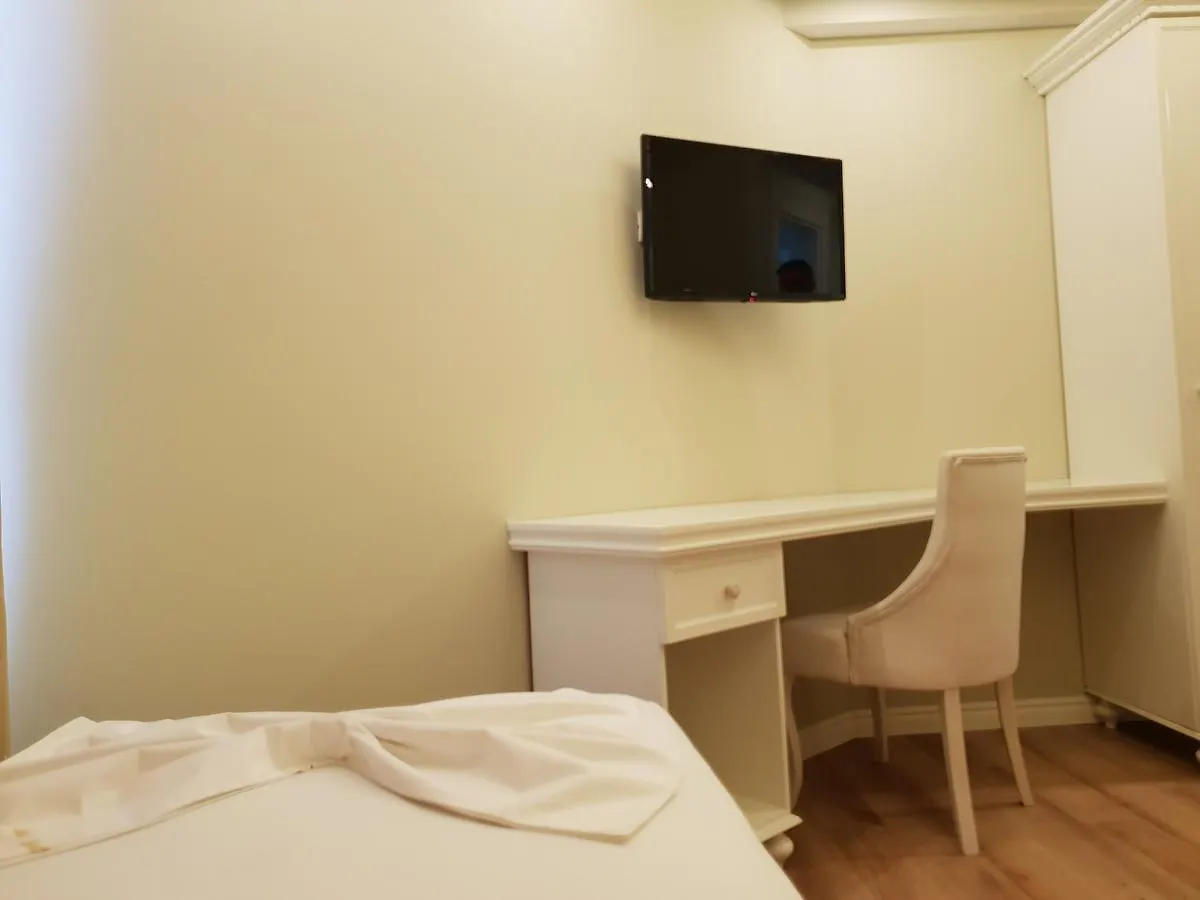 Crystal Hotel Durres